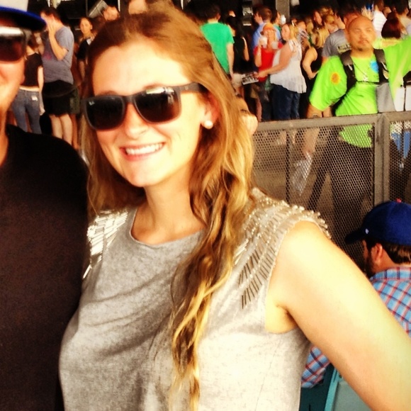 Meet your Posher, Kristin - Picture 2 of 3